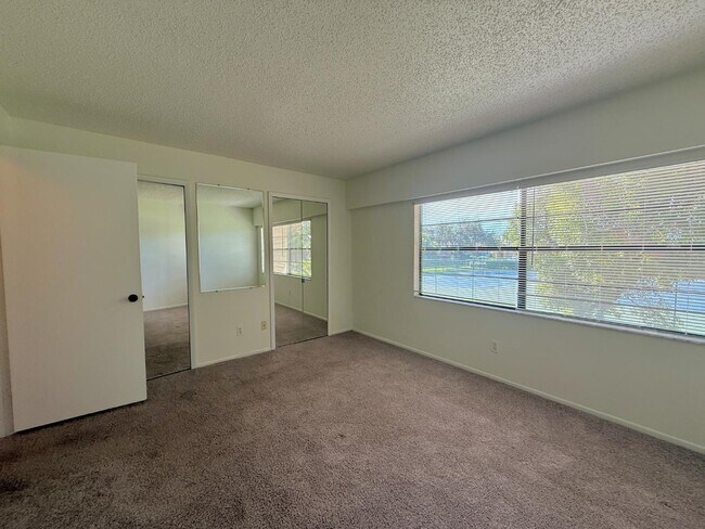 Building Photo - 9209 Seminole Blvd