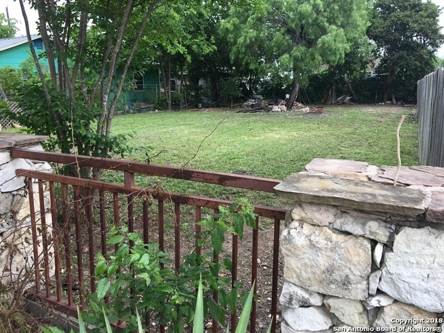 Building Photo - 622 Muncey-