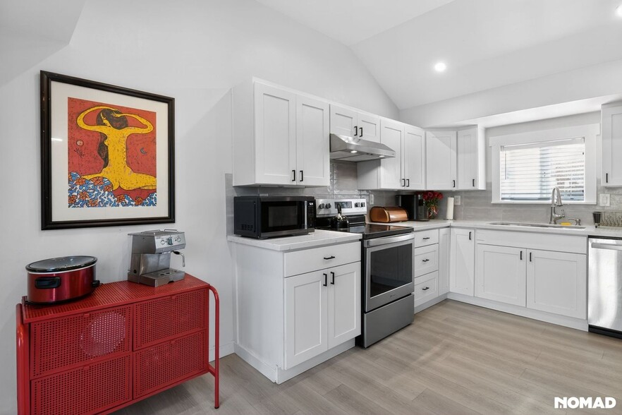 Building Photo - 10020 Wilkeson St S