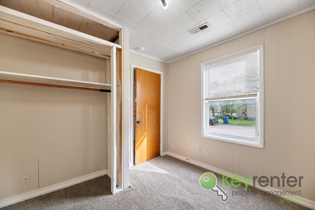 Building Photo - 4301 E Whitney Ln