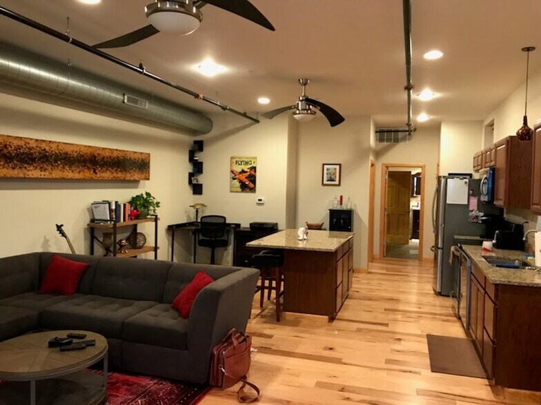 Building Photo - 709 Penn Ave