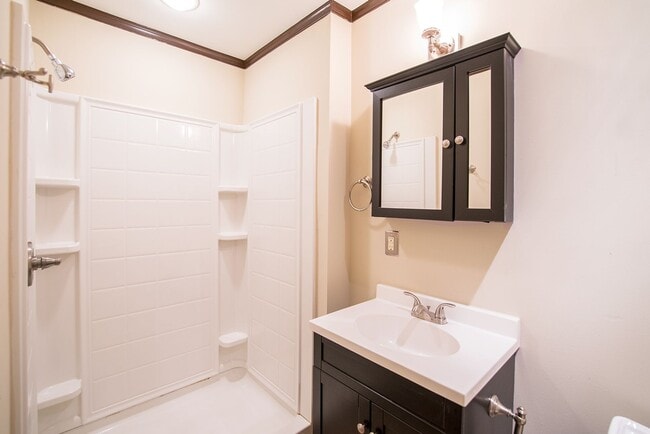 Building Photo - Charming Three Bed Point Breeze Townhome