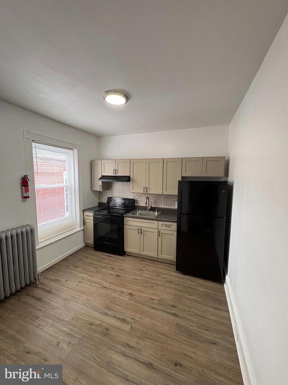 Building Photo - 1372 Perkiomen Ave