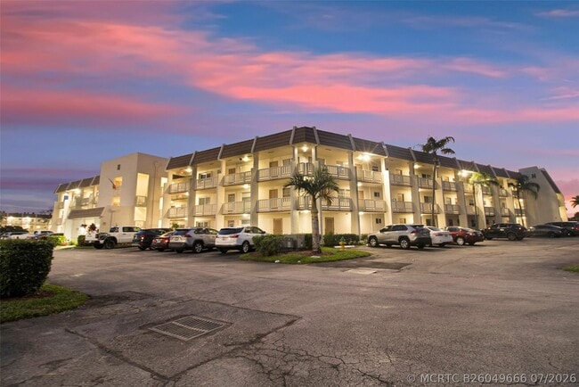 Building Photo - 6890 Royal Palm Blvd