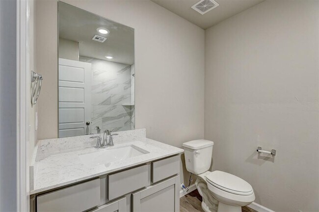Building Photo - 4109 Sara Pk Dr