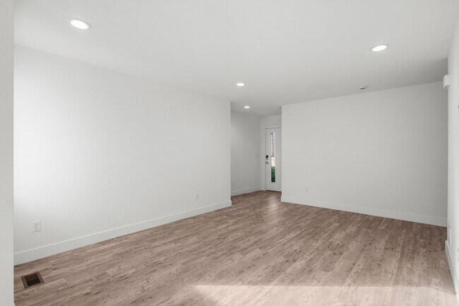 Building Photo - New Construction Home Available Now! | Blo...