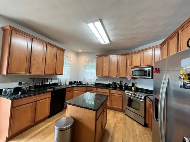 Building Photo - 4 bedroom home in Oceanview, Norfolk