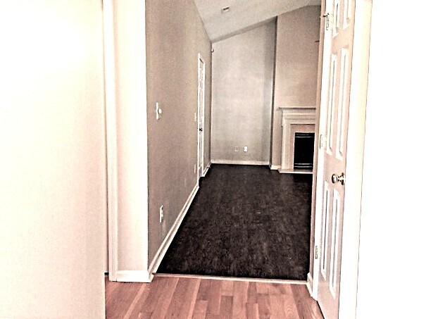 Building Photo - 4038 River Falls Dr