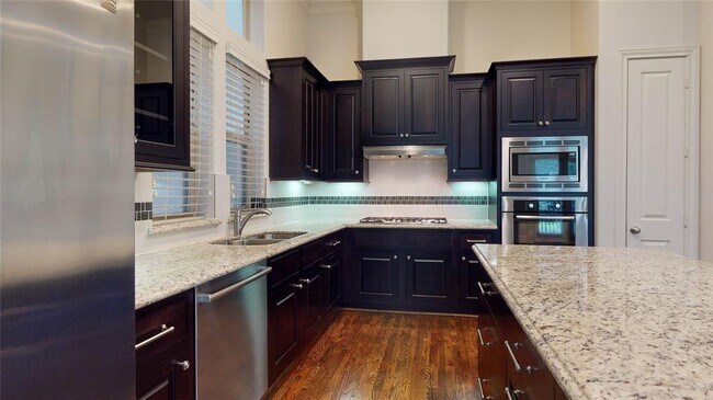 Building Photo - 1708 Upland Lakes