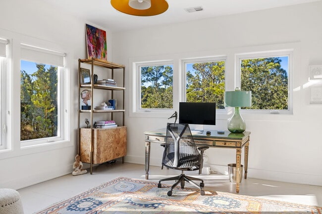 Building Photo - 508 E Huron Ave