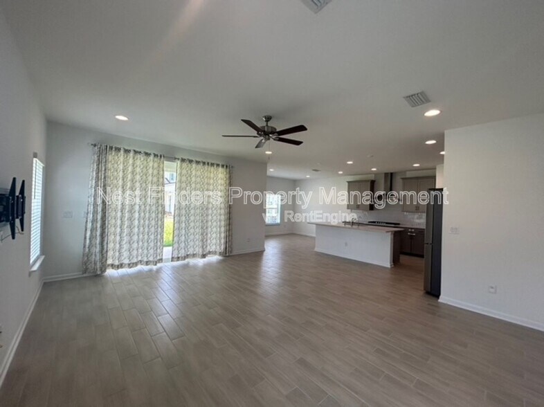 Building Photo - 42 Golden Fern Dr