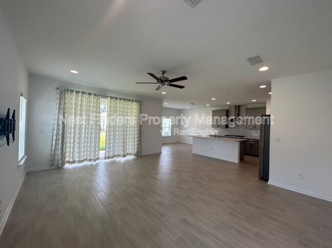 Building Photo - 42 Golden Fern Dr
