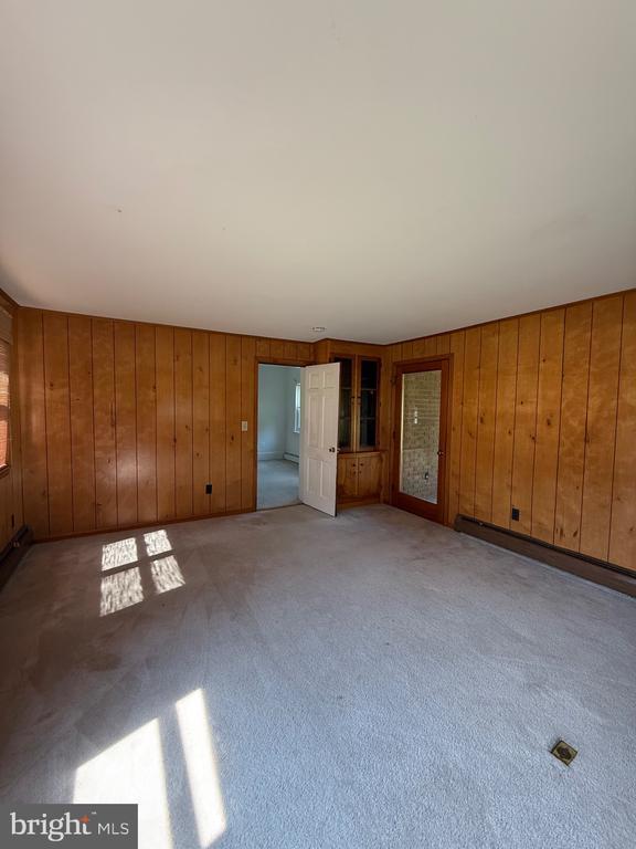 Building Photo - 112 St Marys Ave