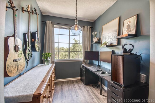 Building Photo - 1305 Myrtlewood Cir E