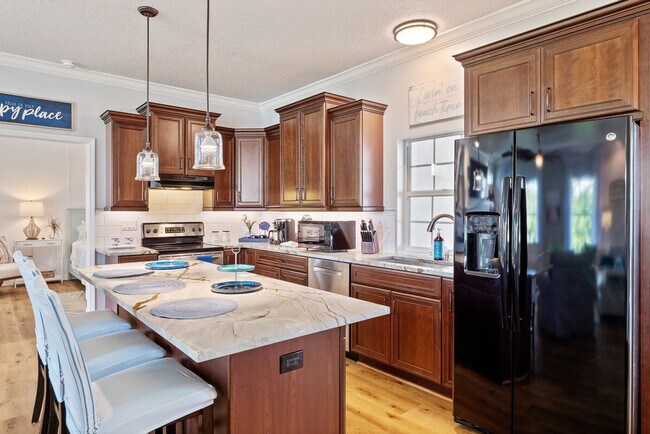 Building Photo - 4 Susan Pl