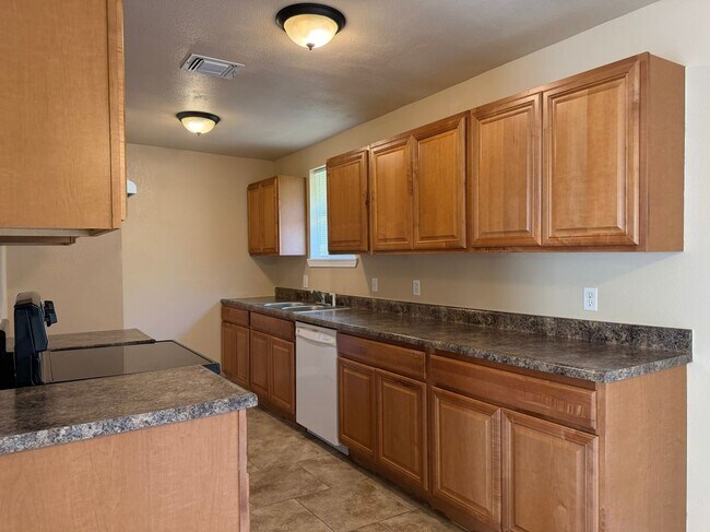 Building Photo - 9606 Shady Tree Ln