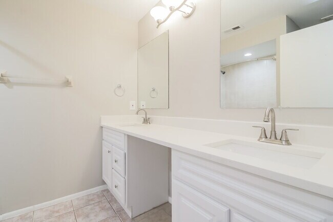 Building Photo - 1005 Brielle Ave