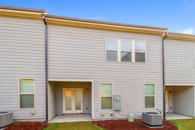 Building Photo - Beautiful 3 Bedroom: Ashton Floorplan