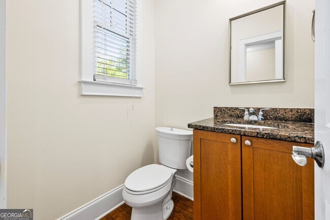 Building Photo - 213 Knob Hills Cir