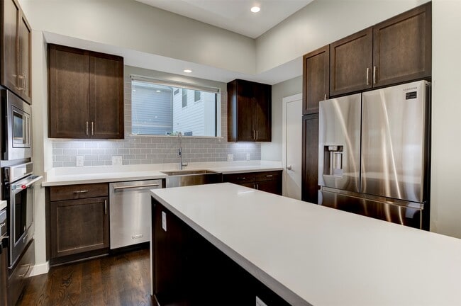 Building Photo - 1211 Thompson St