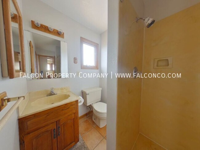 Building Photo - 985 Pulpit Rock Cir S