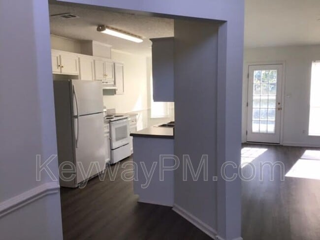 Building Photo - 119 Summerfield Cir