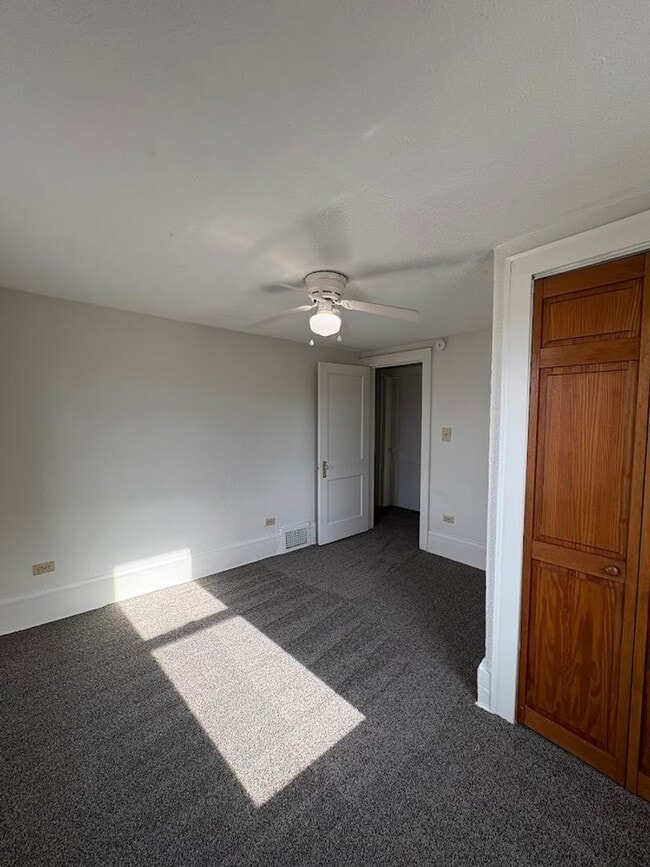 Building Photo - Large three bedroom one bathroom home for rent