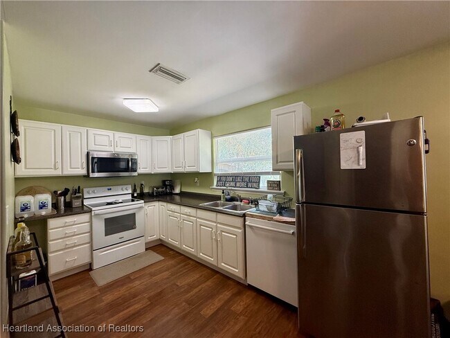 Building Photo - 2092 SW Nassau