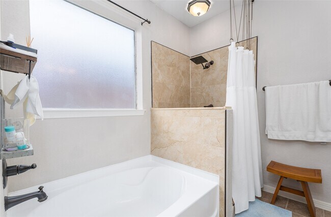 Building Photo - 6142 Bradie Ct