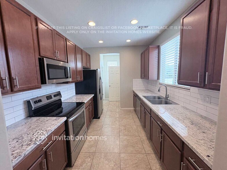 Building Photo - 545 N Ranger Trail