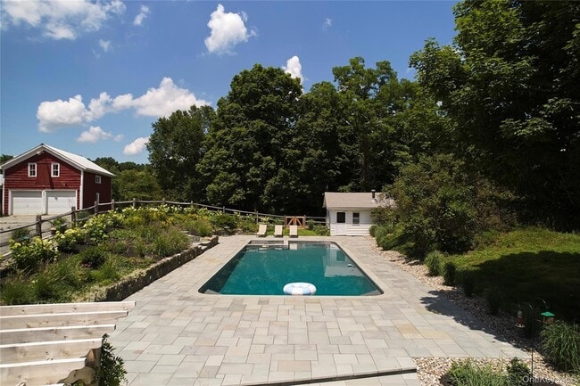 Building Photo - 41 Seelbach Ln