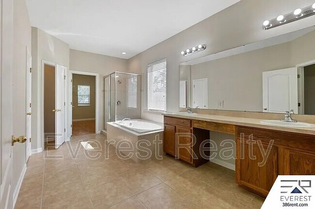 Building Photo - 47 Bassett Ln