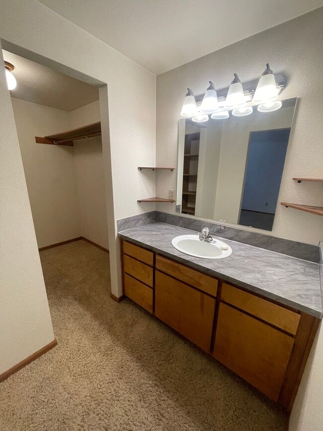 Building Photo - 3 Bedroom Home on Large Corner Lot!