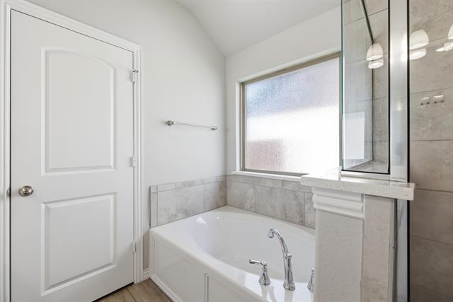Building Photo - 6204 Thunderwing Dr