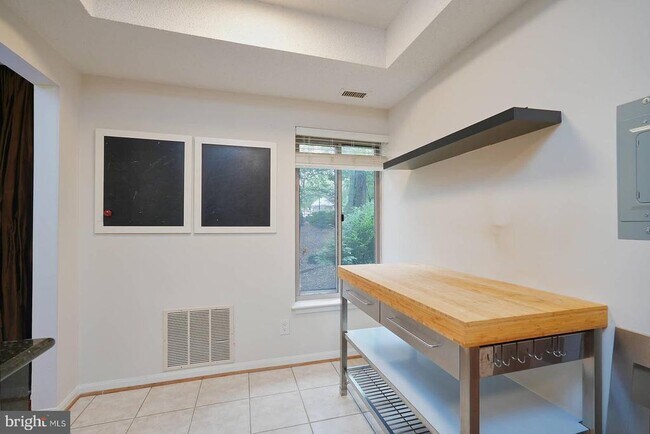 Building Photo - 5802 Nicholson Ln
