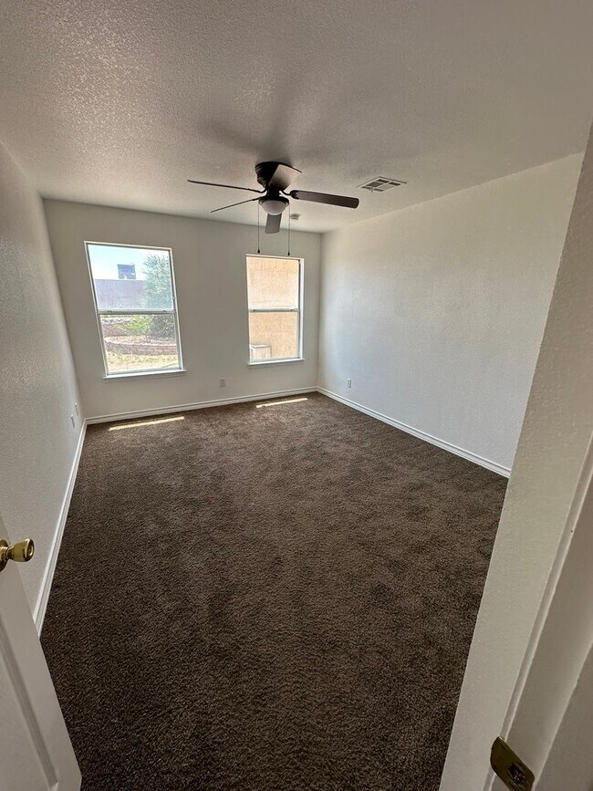 Building Photo - 3503 Northpointe Dr