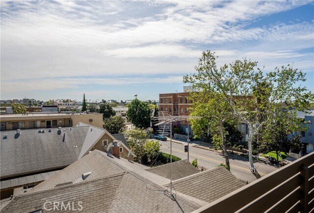 Building Photo - 820 S Wilton Pl