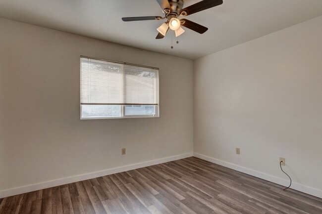 Building Photo - 2 Bedroom/2 Bath in Courtyard Condos