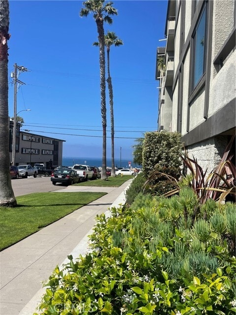 Building Photo - 1007 S Catalina Ave