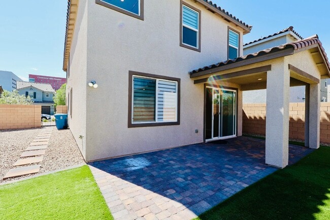 Building Photo - Gorgeous 2 Story Home in Gated Community!