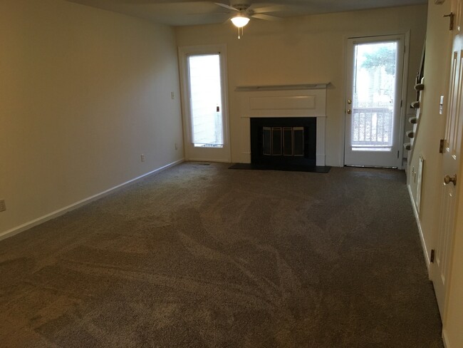 Building Photo - 4128 Kaplan Dr