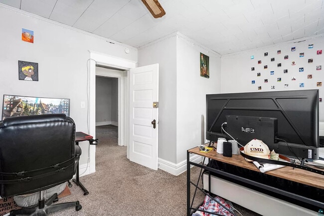 Building Photo - 2114 E 4th St