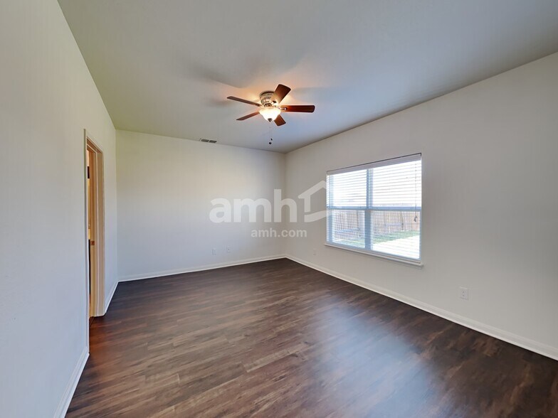 Building Photo - 8920 Blackhaw St