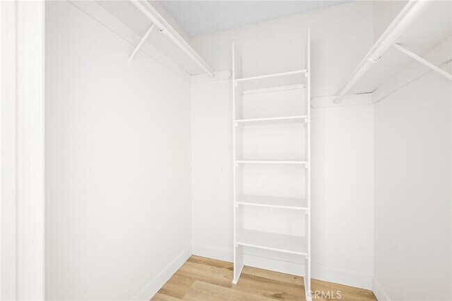 Building Photo - 16226 Vanowen St