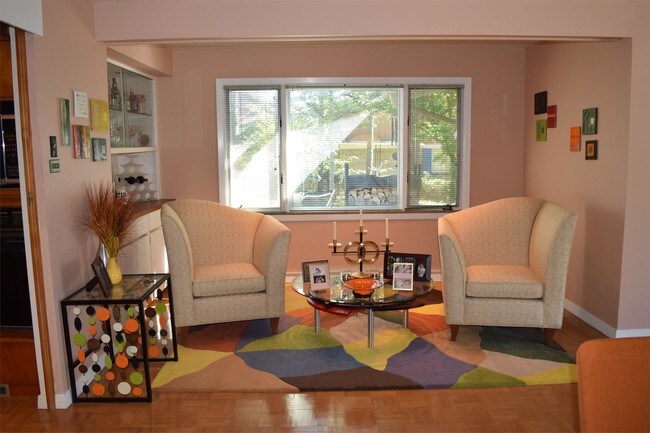 Building Photo - 301 Homan Ave