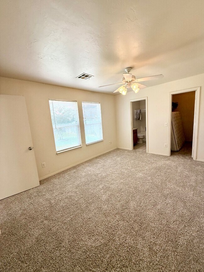 Building Photo - 2821 Fennel Rd