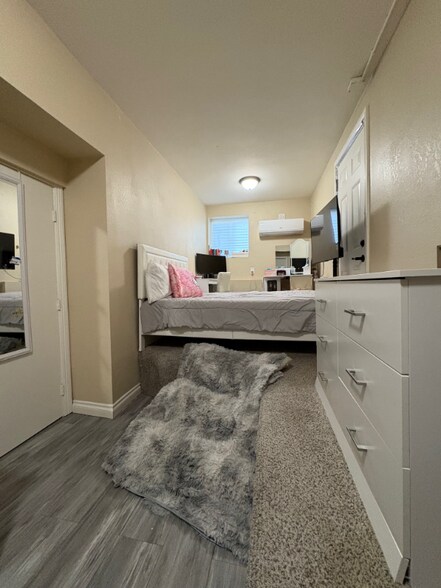 Building Photo - 31241 Old River Rd