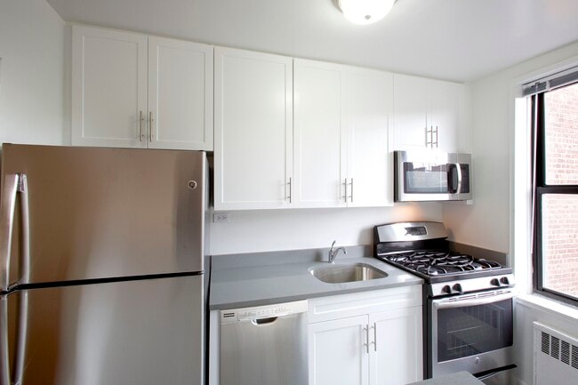 Building Photo - 410 Avenue X