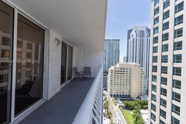 Building Photo - 1200 Brickell Bay Dr