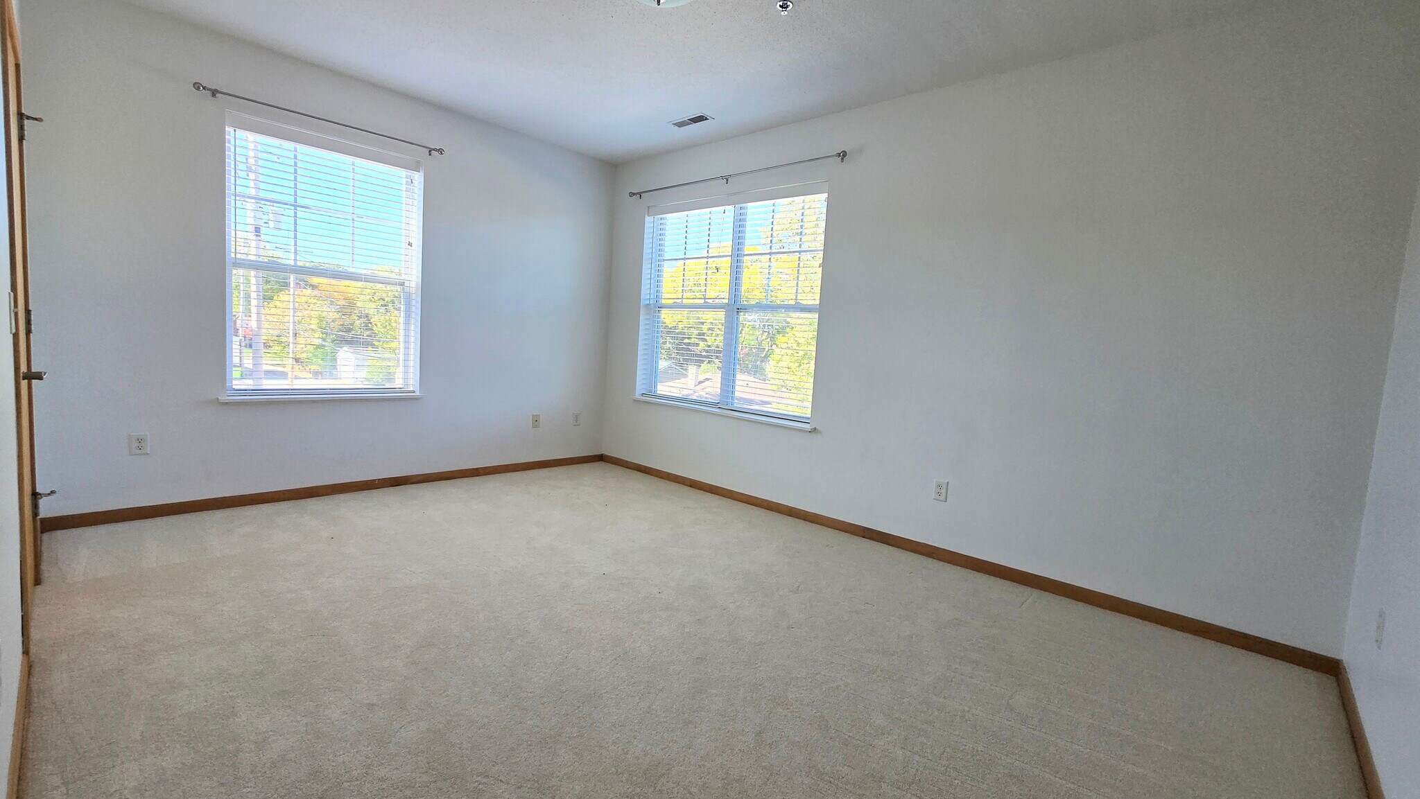 Building Photo - 10900 W Bluemound Rd